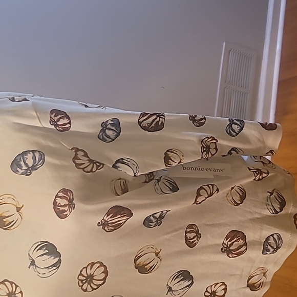 Bonnie Evans XL 3/4th sleeve shirt - Picture 4 of 9